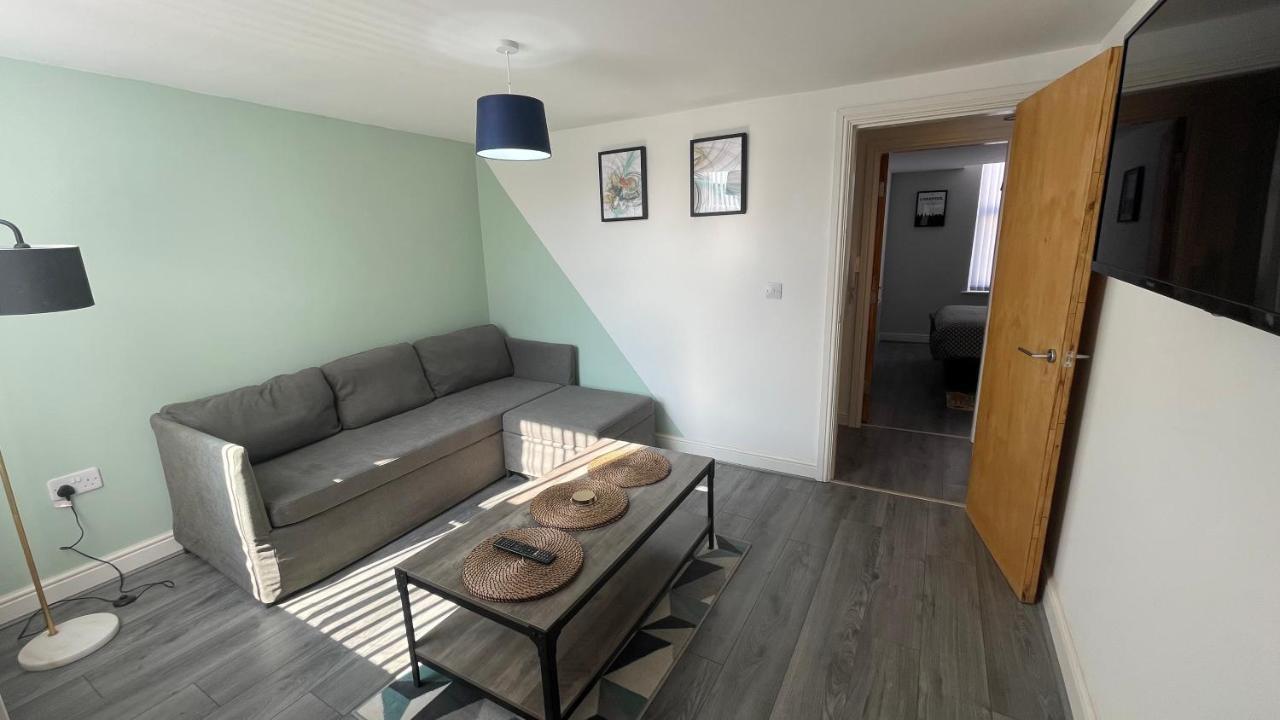 Ryan Air I Bnb - Lfc Apartments リヴァプール エクステリア 写真
