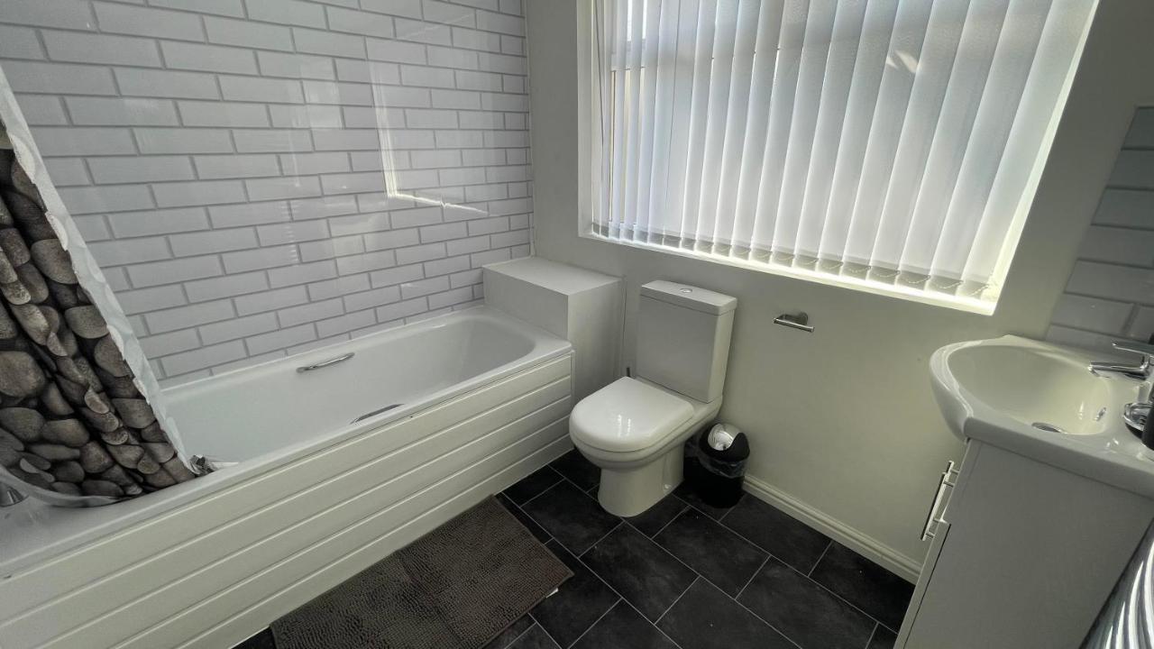 Ryan Air I Bnb - Lfc Apartments リヴァプール エクステリア 写真